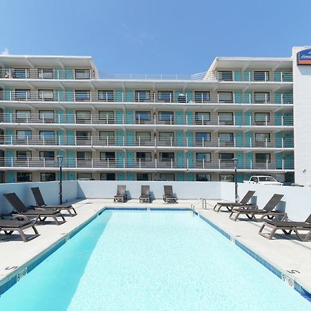 Howard Johnson By Wyndham Virginia Beach At The Beach Екстер'єр фото