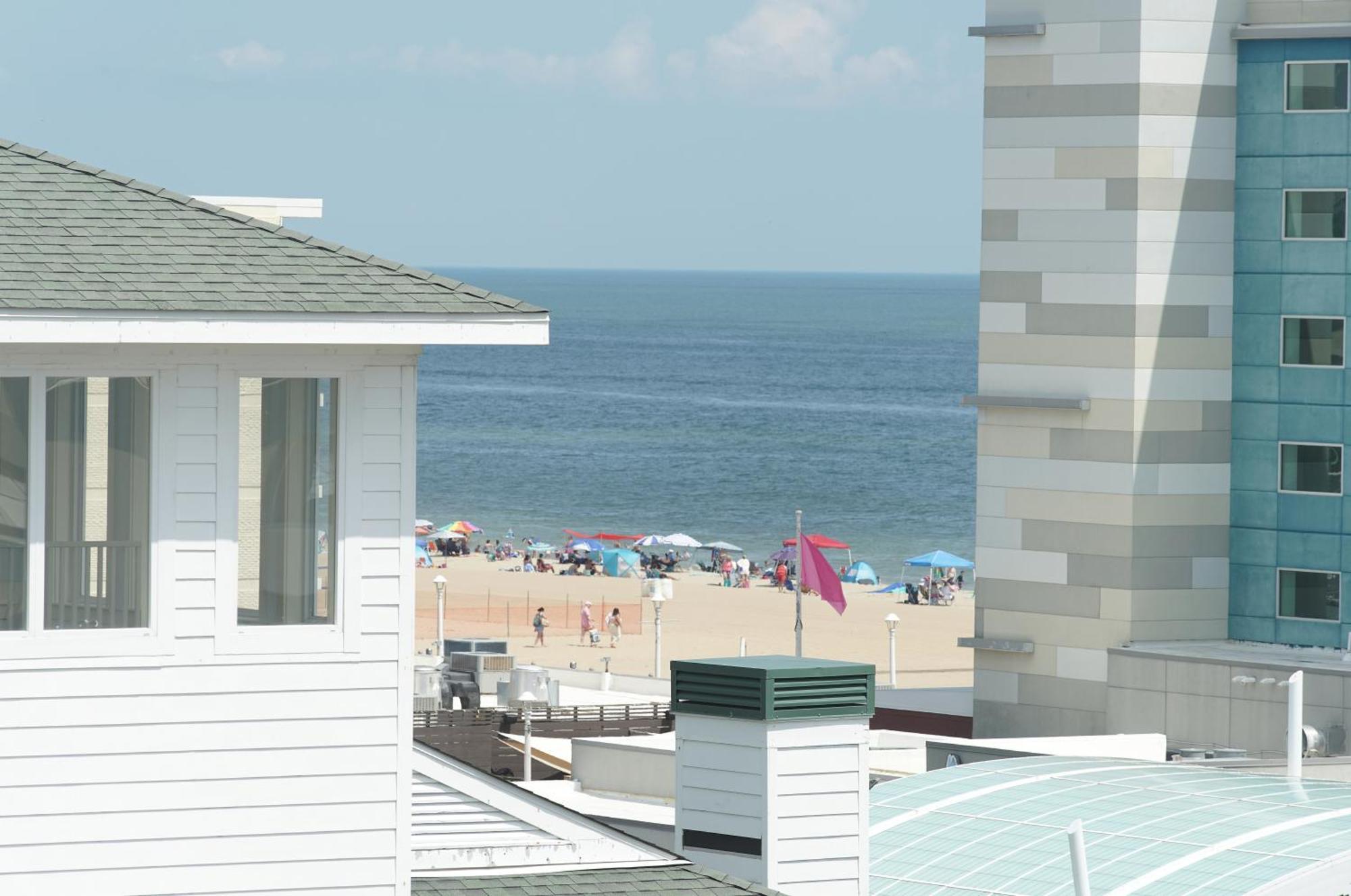 Howard Johnson By Wyndham Virginia Beach At The Beach Екстер'єр фото