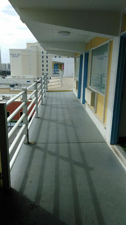 Howard Johnson By Wyndham Virginia Beach At The Beach Екстер'єр фото