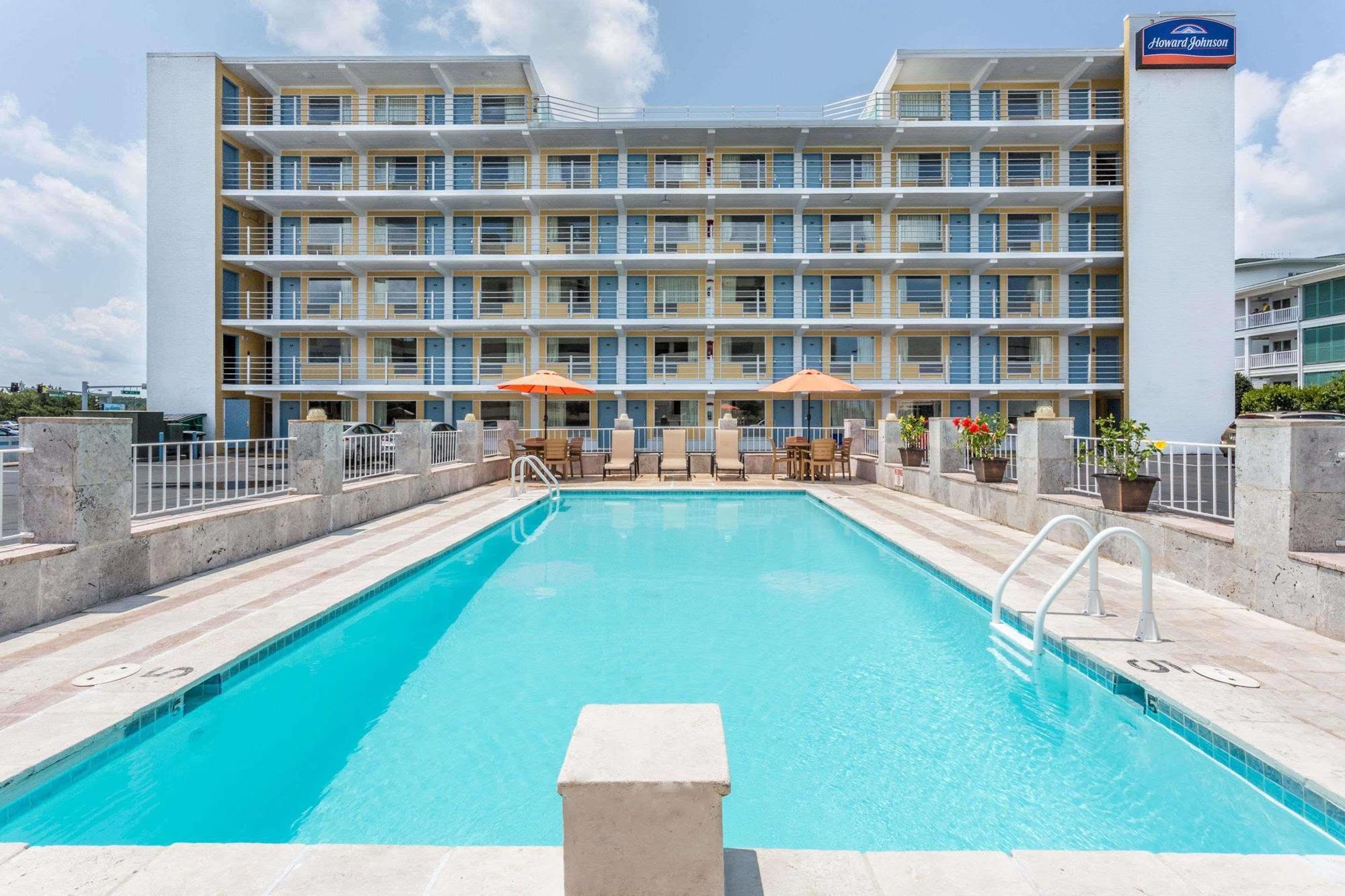 Howard Johnson By Wyndham Virginia Beach At The Beach Екстер'єр фото